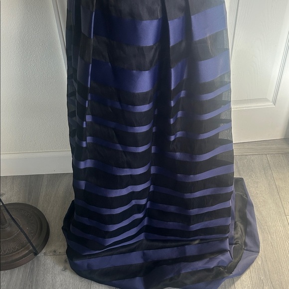 NWOT Kay Unger Navy and Black Striped Prom Dress Gown Sz 10 - Picture 6 of 6